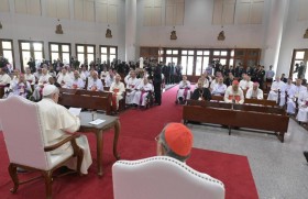  pope_francis_meeting_thai_and_fabc_member_bishops_in_bangkok_thailand_nov._22_2019._vatican_media.jpeg 