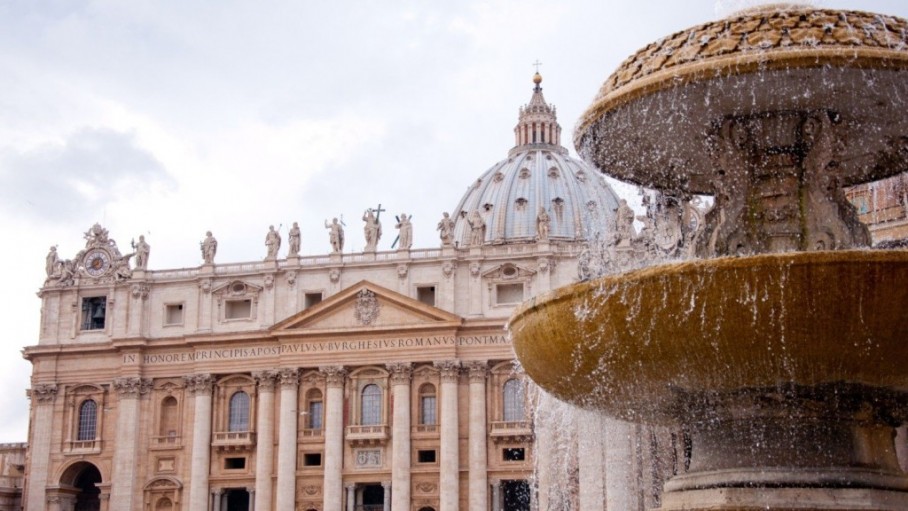 a_view_of_st._peters_basilica_.jpeg (161.76 KB)