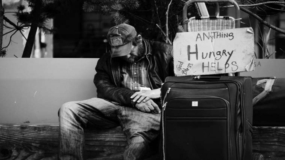  homeless_man_credit_steve_knutson_via_unsplash.jpg (43.88 KB)
