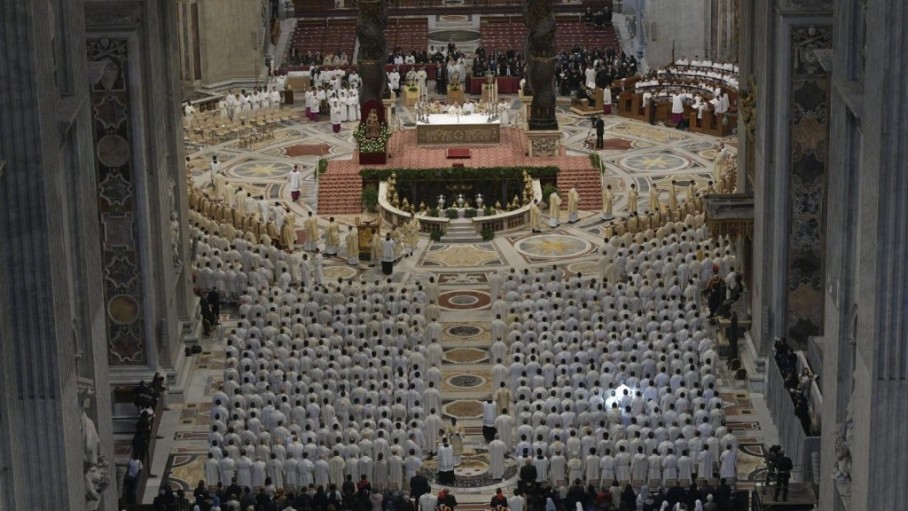  priests_at_the_2019_chrism_mass_for_the_diocese_of_rome._with_this_years_chrism_mass_postponed_pope_francis_has_written_a_letter_to_his_diocesan_priests_vatican_media_2.jpeg 